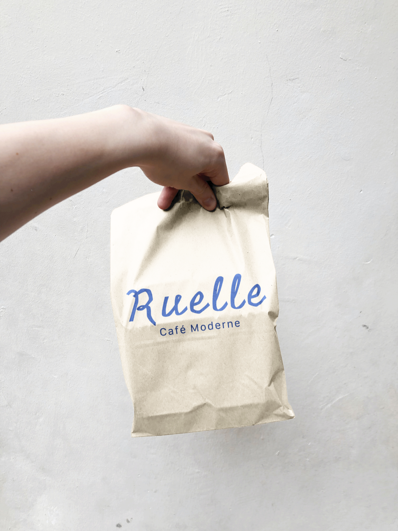 Ruelle branded delivery bag